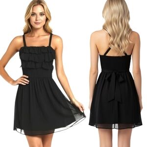 URBAN OUTFITTERS x SILENCE + NOISE Chiffon Ruffle Mini Dress -Size M